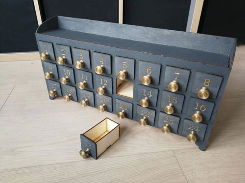 طرح تقویم ظهور جعبه میلی‌متری اندازه cm برای برش لیزری - advent calendar 3mm box size 8x4x4cm for laser cut ve - برای دستگاه CNC چوب و لیزر (سی ان سی)