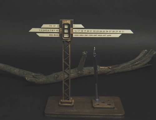 طرح تقویم جرثقیل ساختمانی با جای مداد میلی‌متر برش لیزری - construction crane calendar with pencil holder 4mm laser cut ve - برای دستگاه CNC چوب و لیزر (سی ان سی)