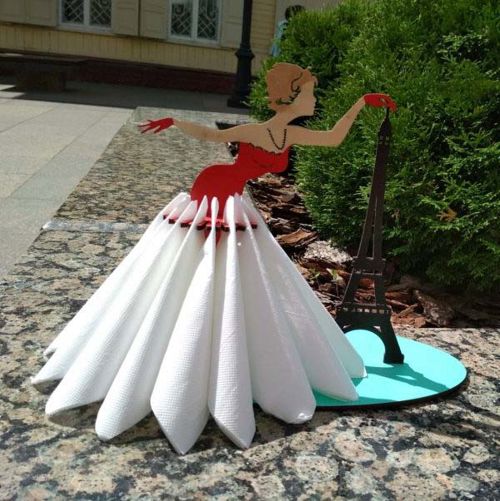 طرح عروسک با برج ایفل، جا دستمال کاغذی، برش لیزری، - doll with eiffel tower napkin holder laser cutting ve - برای دستگاه CNC چوب و لیزر (سی ان سی)
