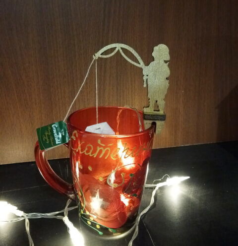 طرح برش لیزری زیبا لیوان آویزان چای کیسه نگهدارنده - laser cut cute mug hanging tea bag holders ve - برای دستگاه CNC چوب و لیزر (سی ان سی)