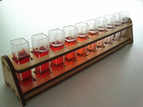 طرح قفسه کووت برش لیزری برای کووت های میلی متری - lasercut cuvette rack for 10 x 10 mm cuvettes - برای دستگاه CNC چوب و لیزر (سی ان سی)