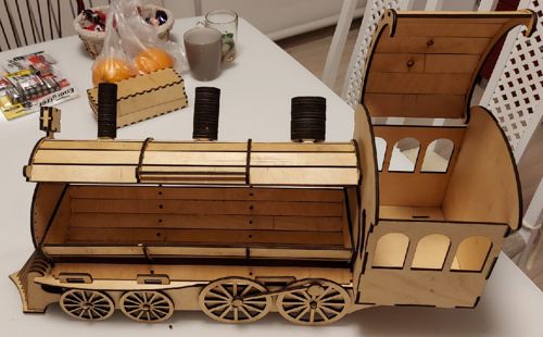 طرح برش لیزری لوکوموتیو یا موتور قطار جا بطری نوشابه جعبه هدیه - laser cut locomotive or train engine wine bottle holder gift box - برای دستگاه CNC چوب و لیزر (سی ان سی)