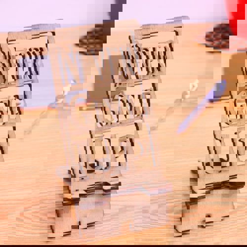 طرح پایه گوشی برش خورده شده هرگز تسلیم نشو تخته تخته 6mm - laser cut never give up phone stand plywood 6mm - برای دستگاه CNC چوب و لیزر (سی ان سی)