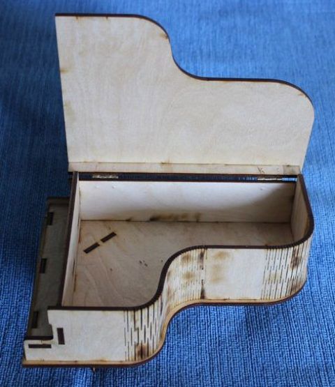 طرح جعبه هدیه برش لیزری پیانویی شکل تخته سه لا - laser cut piano shaped gift box plywood - برای دستگاه CNC چوب و لیزر (سی ان سی)