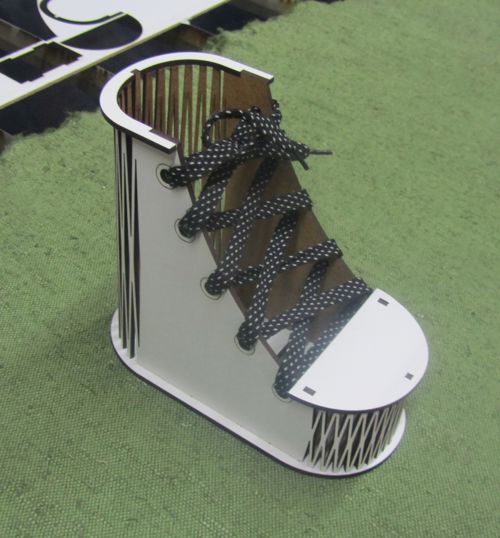 طرح جا قلمی کفش برش لیزری - laser cut shoes pen holder ve - برای دستگاه CNC چوب و لیزر (سی ان سی)