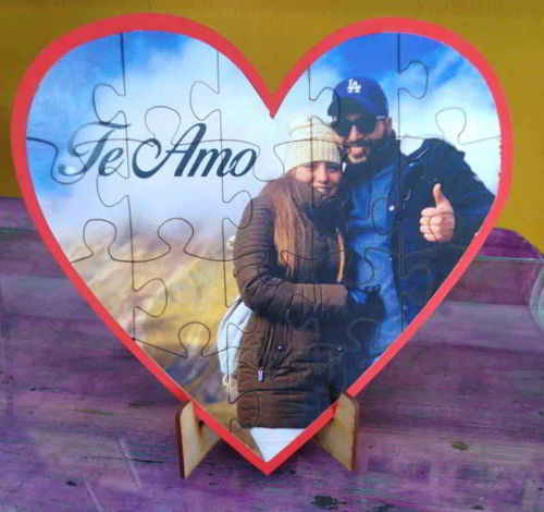 طرح قاب عکس چوبی زوج برش خورده با لیزر پایه عکس قلب چوبی - laser cut wooden couple photo frame wooden heart photo stand - برای دستگاه CNC چوب و لیزر (سی ان سی)