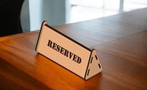 طرح تابلو میز چوبی رزرو شده با لیزر برش خورده میلی متر - laser cut wooden reserved table sign 3mm ve - برای دستگاه CNC چوب و لیزر (سی ان سی)