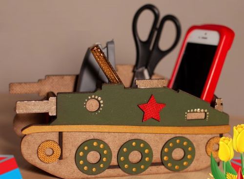 طرح میز سازمان‌دهنده چوبی برش خورده با لیزر - laser cut wood tank shape desk organizer ve - برای دستگاه CNC چوب و لیزر (سی ان سی)