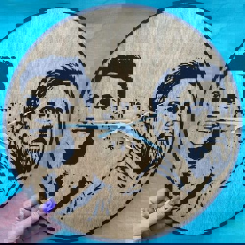 طرح ساعت دیواری چوبی حکاکی شده برای طرفداران مسی و رونالدو لیزری - wood engraved wall clock for messi and ronaldo fans laser cut ve - برای دستگاه CNC چوب و لیزر (سی ان سی)