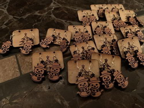طرح گوشواره‌های چوبی آدم برفی زنانه لیزری - wooden snowman earrings for women laser cut ve - برای دستگاه CNC چوب و لیزر (سی ان سی)