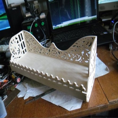 طرح وکتور گهواره عروسکی کودک برای برش - Vector design ready for cutting - برای دستگاه CNC چوب و لیزر (سی ان سی)