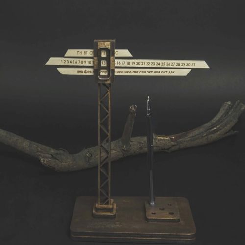 طرح تقویم جرثقیل ساختمانی با جای مداد میلی‌متر برش لیزری - construction crane calendar with pencil holder 4mm laser cut ve - برای دستگاه CNC چوب و لیزر (سی ان سی)