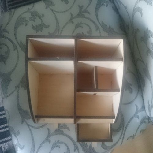 طرح میز سازمان‌دهنده میز نگهدارنده قفسه تخته سه‌لا میلی‌متر - desktop organizer desk storage rack plywood 6mm ve - برای دستگاه CNC چوب و لیزر (سی ان سی)