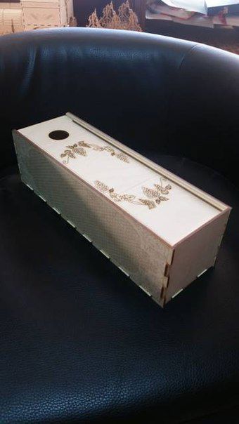 طرح وکتور  جعبه چوبی نگهدارنده بطری نوشابه  برای برش - korobka dlya vina s vydvizhnoy kryshkoy - برای دستگاه CNC چوب و لیزر (سی ان سی)