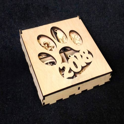 طرح وکتور جعبه چوبی اقلام کریسمس برای برش - korobka s igrushkami 2018 sobaki for laser cut ve - برای دستگاه CNC چوب و لیزر (سی ان سی)