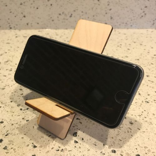 طرح هولدر گوشی قابل تنظیم برش لیزری میلی‌متری قاب - laser cut adjustable phone holder 3mm jpeg - برای دستگاه CNC چوب و لیزر (سی ان سی)