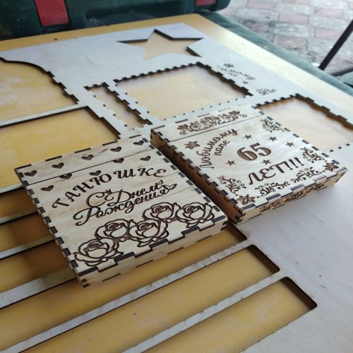 طرح جعبه سیگار برش خورده با تبریک برای سیگارهای نازک ویروس - laser cut cigarette case with congratulations for thin cigarettes ve - برای دستگاه CNC چوب و لیزر (سی ان سی)