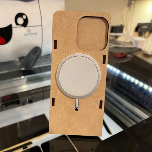 طرح برش لیزری آیفون پرو پایه - laser cut iphone 13 pro stand ve - برای دستگاه CNC چوب و لیزر (سی ان سی)