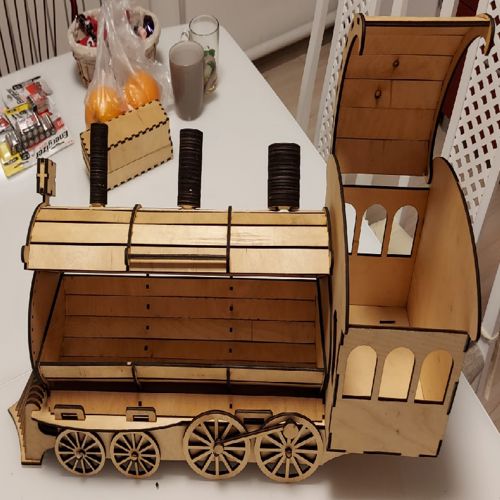 طرح برش لیزری لوکوموتیو یا موتور قطار جا بطری نوشابه جعبه هدیه - laser cut locomotive or train engine wine bottle holder gift box - برای دستگاه CNC چوب و لیزر (سی ان سی)