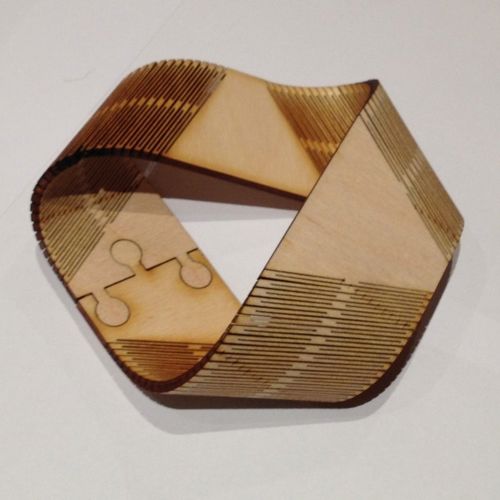 طرح نوار موبیوس برش لیزری میلی متری تخته چندلایه توس - laser cut moebius strip 3mm birch plywood - برای دستگاه CNC چوب و لیزر (سی ان سی)