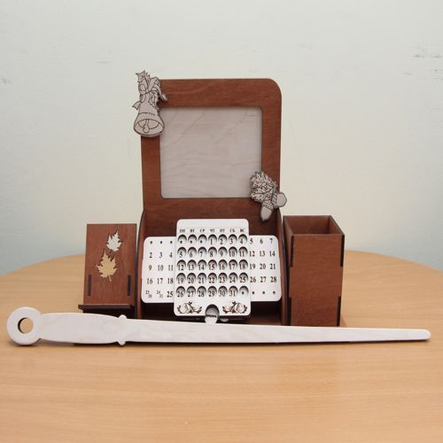 طرح laser-cut-perpetual-calendar-desk-organizer-with-photo-frame-phone-holder-ve