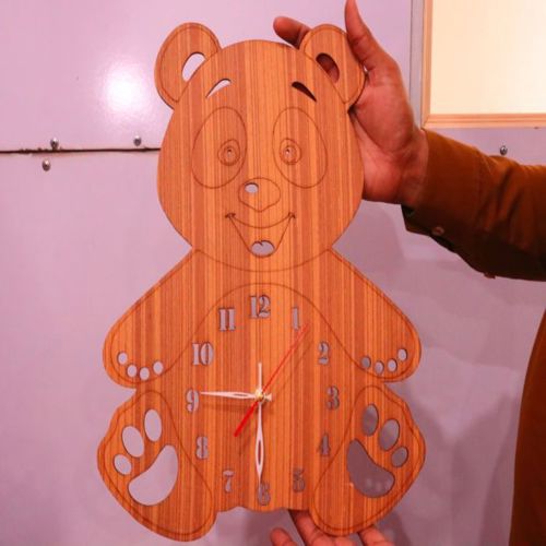 طرح ساعت دیواری چوبی طرح خرس با برش لیزری هزینه - laser cut wooden bear wall clock ve - برای دستگاه CNC چوب و لیزر (سی ان سی)
