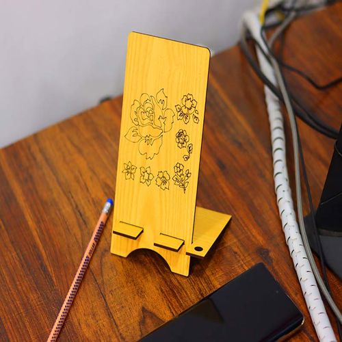 طرح پایه موبایل با جای مداد میلی‌متری لیزر - mobile stand with pencil holder 3mm laser cut - برای دستگاه CNC چوب و لیزر (سی ان سی)
