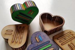 طرح جعبه قلب چهارخانه برای برش لیزری - plaid heart box for laser cut ve - برای دستگاه CNC چوب و لیزر (سی ان سی)