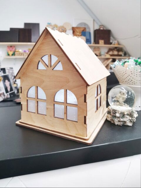 طرح خانه تزئینی چوبی کوچک میلی متری شیشه - small wooden decorative house 4mm ve - برای دستگاه CNC چوب و لیزر (سی ان سی)