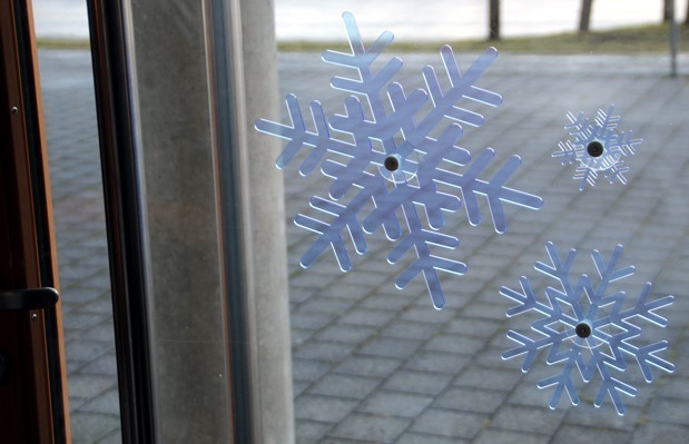 طرح پنجره اکریلیک دانه های برف مناسب برای استفاده در دستگاه های cnc چوب و cnc لیزر - laser cut acrylic window snowflakes cdr file