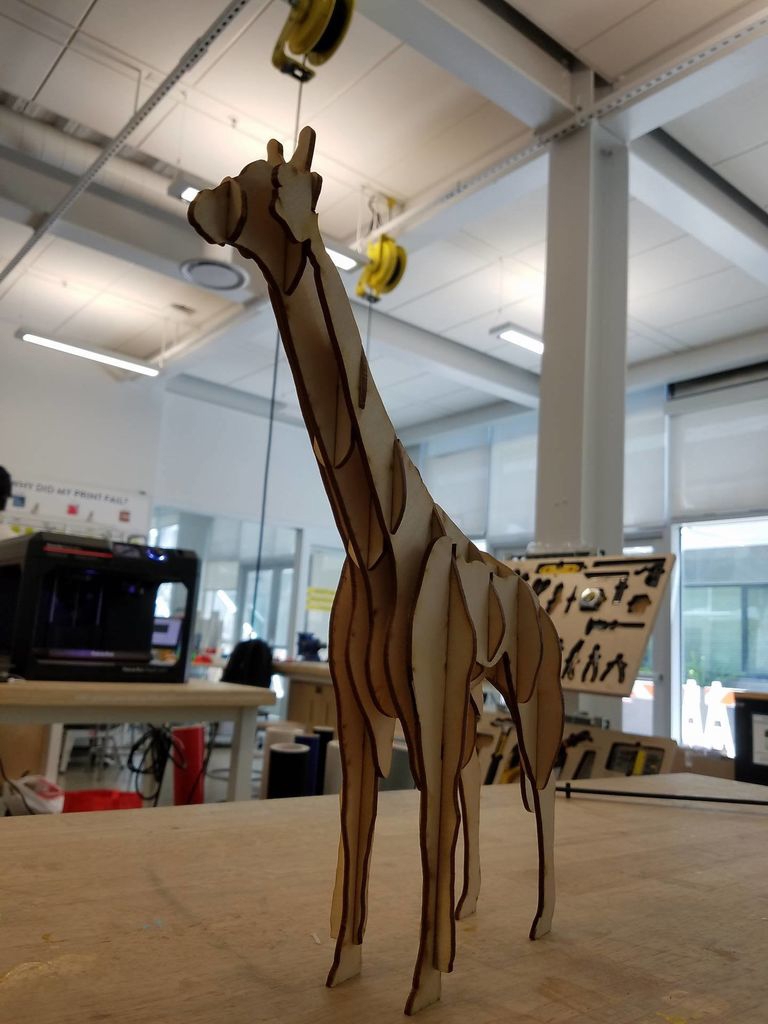 طرح فایل آماده زرافه سه بعدی مناسب برای استفاده در دستگاه های cnc چوب و cnc لیزر - laser cut giraffe 3d model template ai file