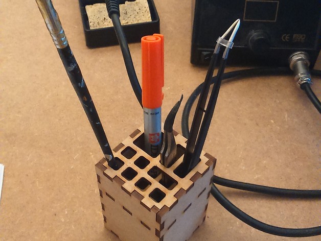طرح جا مدادی مناسب برای استفاده در دستگاه های cnc چوب و cnc لیزر - pencil holder laser cut template svg file