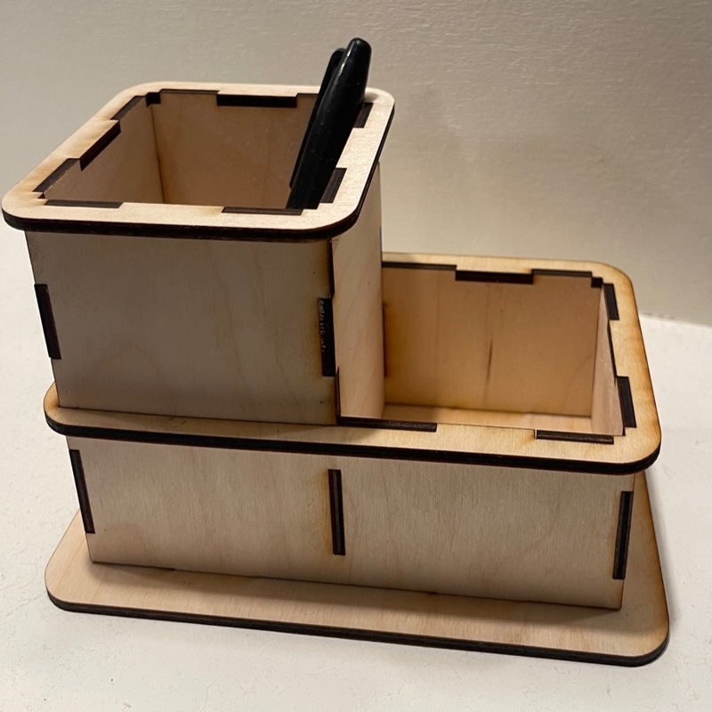 طرح جا مدادی و خودکار svg مناسب برای استفاده در دستگاه های cnc چوب و cnc لیزر - laser cut pen pencil holder svg file