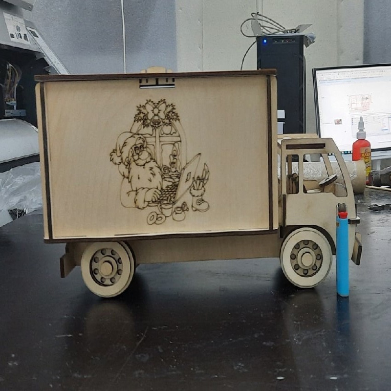طرح ون اسباب بازی چوبی مناسب برای استفاده در دستگاه های cnc چوب و cnc لیزر - laser cut wooden toy van cdr file