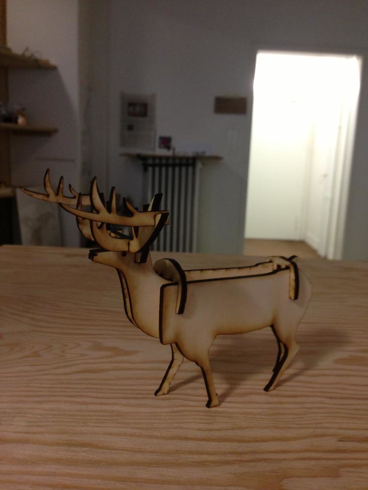 طرح گوزن نر و ماده مناسب برای استفاده در دستگاه های cnc چوب و cnc لیزر - laser cut stag deer dxf file