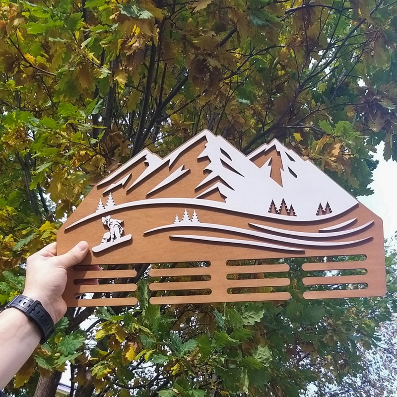 طرح مدال اسکی مناسب برای استفاده در دستگاه های cnc چوب و cnc لیزر - laser cut ski medal display hanger template cdr file