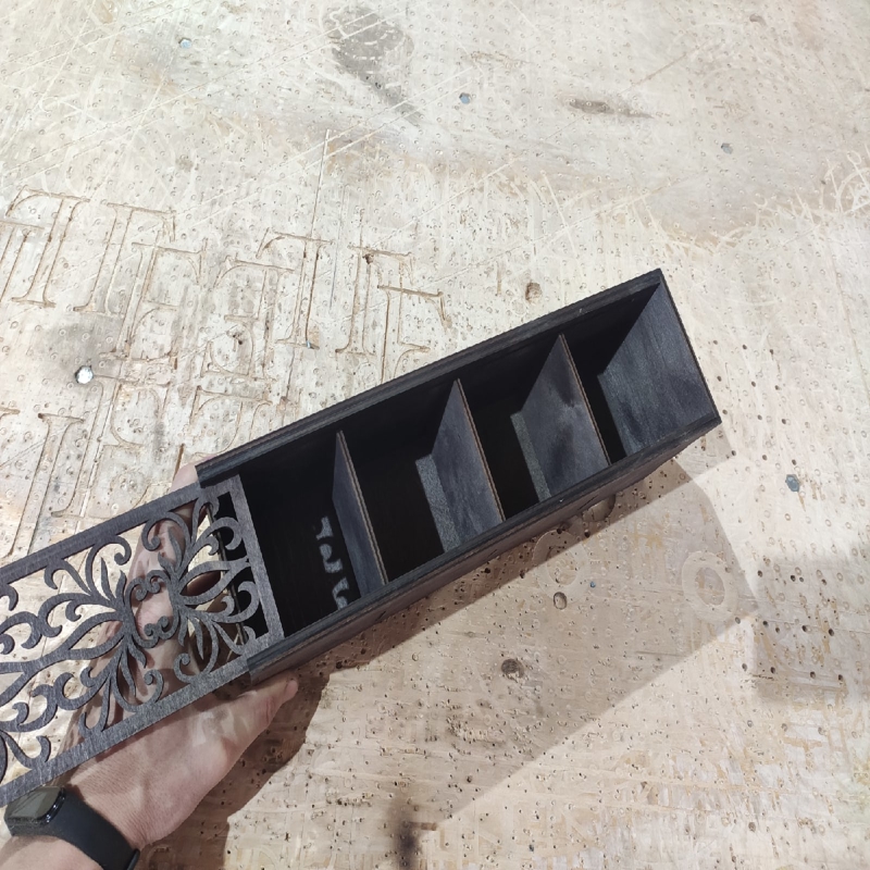 طرح جعبه چوبی چهار قسمتی با درب کشویی مناسب برای استفاده در دستگاه های cnc چوب و cnc لیزر - laser cut wooden box four compartment with sliding lid cdr file