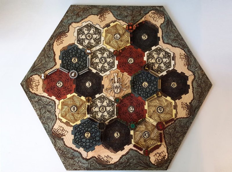طرح کاشی و پیپ مرکز کاتان مناسب برای استفاده در دستگاه های cnc چوب و cnc لیزر - laser cut catan center tiles and pips svg file
