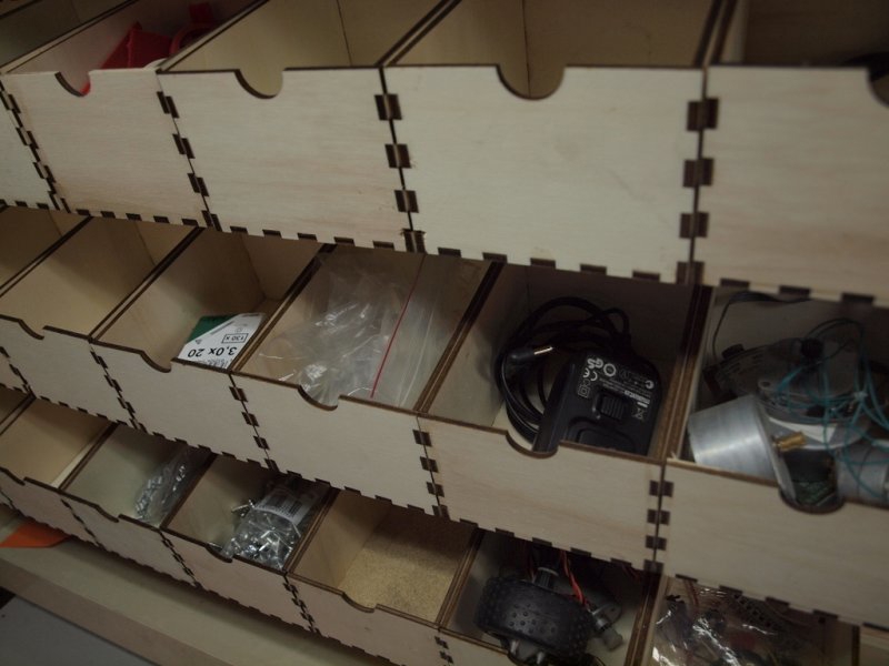 طرح سازمان دهنده آویز مناسب برای استفاده در دستگاه های cnc چوب و cnc لیزر - laser cut hangable organizer