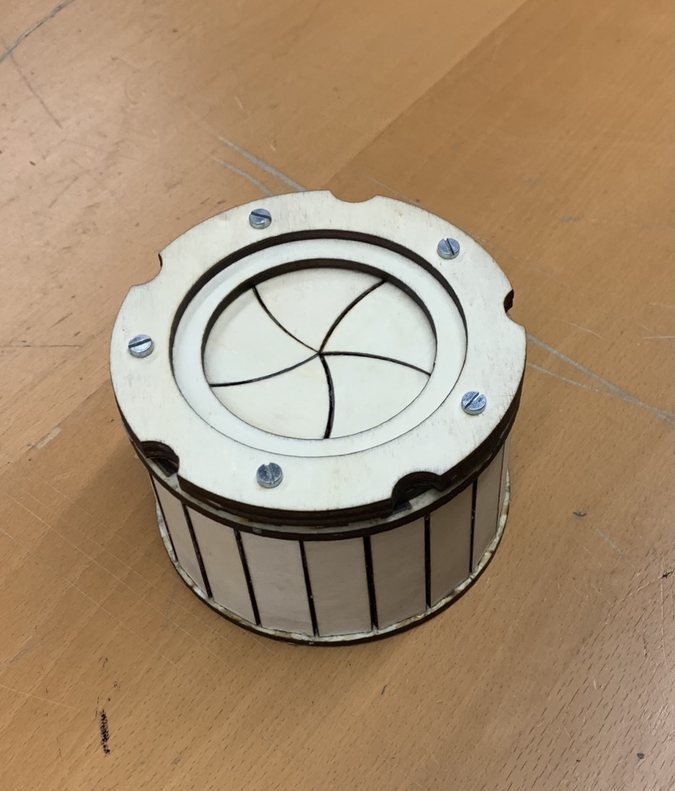 طرح جعبه زنبق مناسب برای استفاده در دستگاه های cnc چوب و cnc لیزر - laser cut iris box svg file