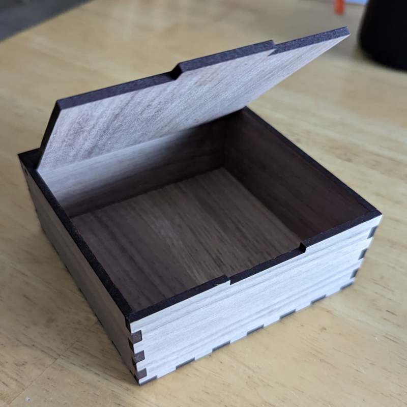 طرح جعبه های چوبی با درب مناسب برای استفاده در دستگاه های cnc چوب و cnc لیزر - laser cut wooden boxes with lid svg file