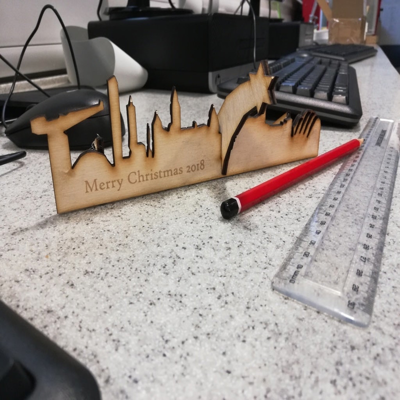 طرح تزئینات کریسمس خط افق گلاسکو مناسب برای استفاده در دستگاه های cnc چوب و cnc لیزر - laser cut glasgow skyline christmas ornament dxf file