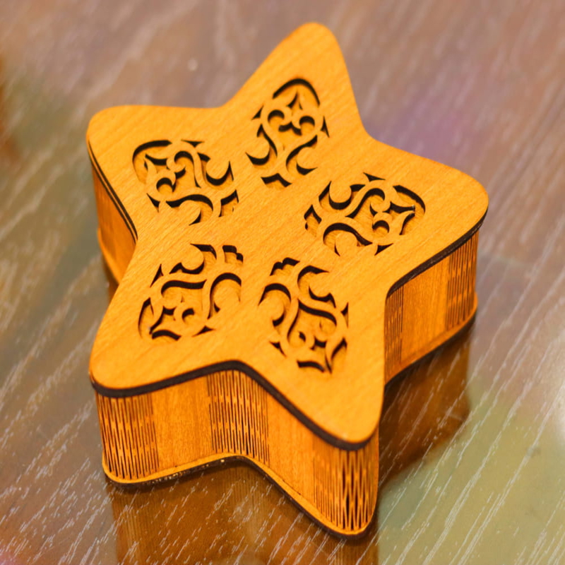 طرح جعبه چوبی طرح ستاره با درب مناسب برای استفاده در دستگاه های cnc چوب و cnc لیزر - laser cut star shape wooden box with lid cdr file