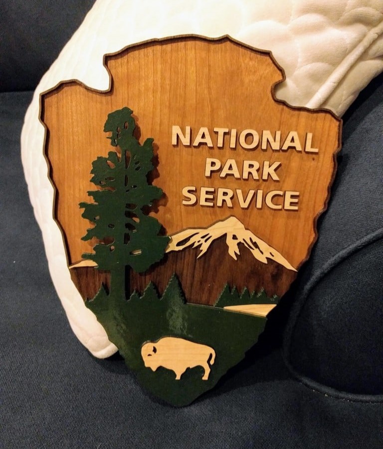 طرح سپر پارک ملی ایالات متحده با مناسب برای استفاده در دستگاه های cnc چوب و cnc لیزر - laser cut us national park service shield svg file