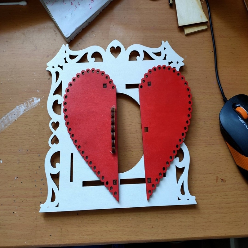 طرح قاب چوبی تزئینی طرح قلب - مناسب برای استفاده در دستگاه های cnc چوب و cnc لیزر - laser cut wooden heart shape decorative frame cdr file