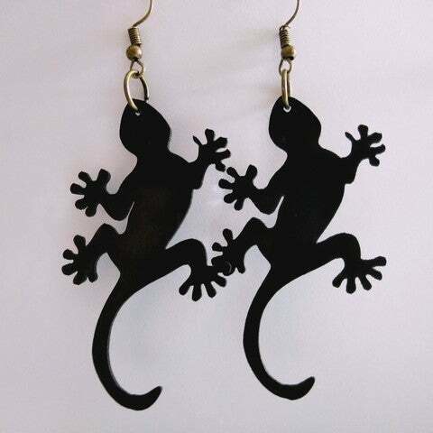 طرح گوشواره مارمولک مناسب برای استفاده در دستگاه های cnc چوب و cnc لیزر - laser cut gecko earrings svg file