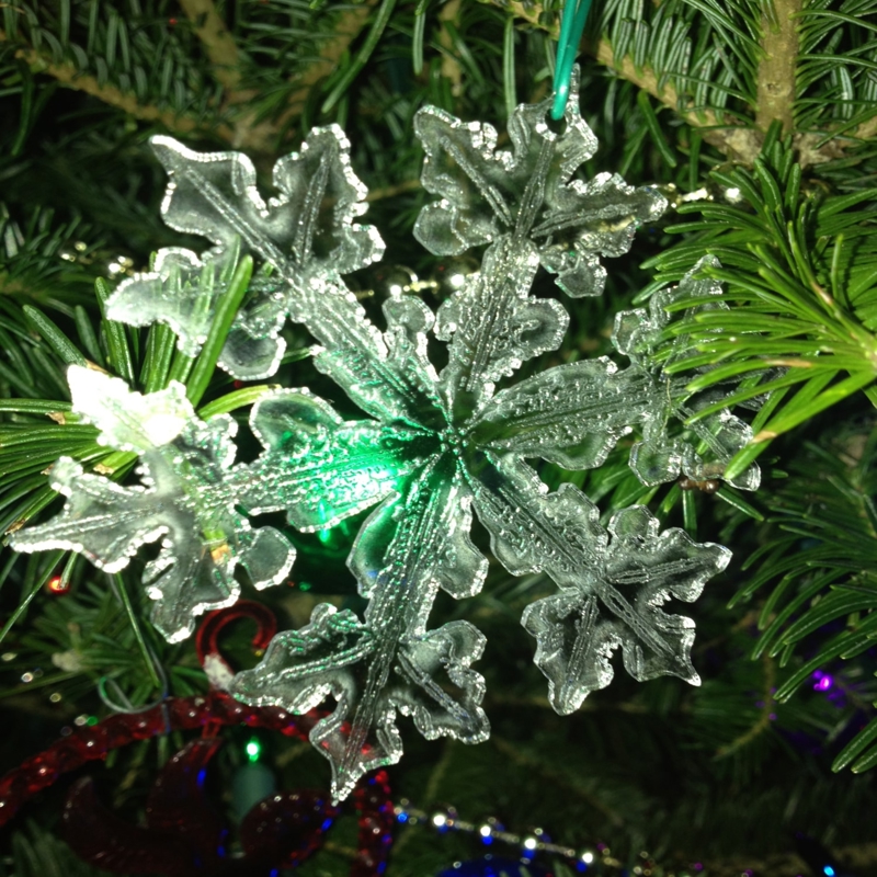 طرح دانه برف اکریلیک مناسب برای استفاده در دستگاه های cnc چوب و cnc لیزر - laser cut acrylic snowflake cdr file
