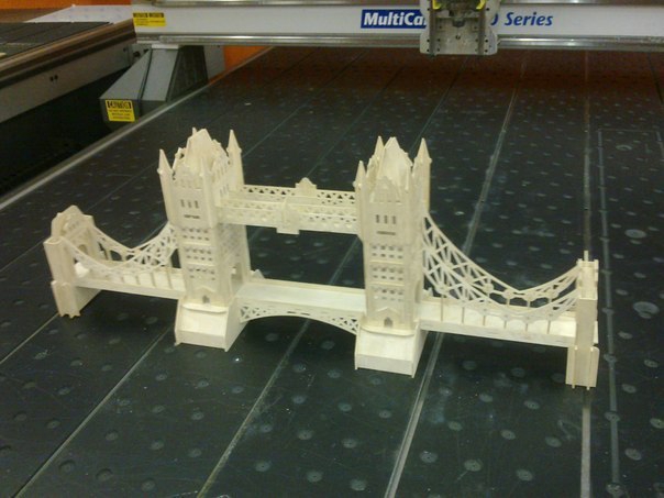 طرح پازل سه بعدی پل برج مناسب برای استفاده در دستگاه های cnc چوب و cnc لیزر - laser cut tower bridge 3d puzzle cdr file