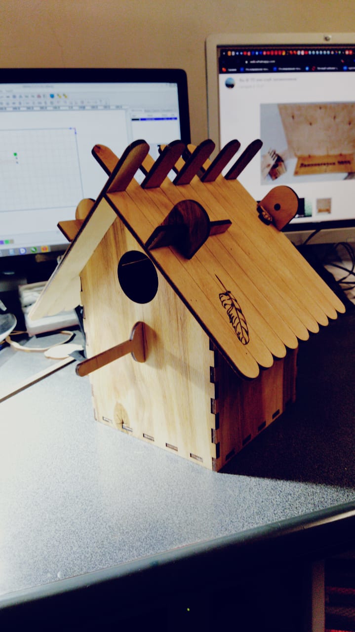 طرح سقف چوبی لانه پرنده مناسب برای استفاده در دستگاه های cnc چوب و cnc لیزر - laser cut slat roof wood birdhouse cdr file