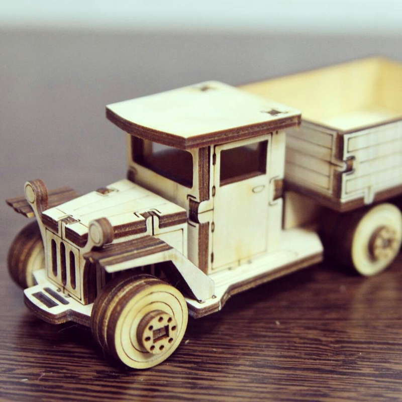 طرح ماشین اسباب بازی چوبی کامیون مناسب برای استفاده در دستگاه های cnc چوب و cnc لیزر - laser cut wooden truck toy vehicle cdr file
